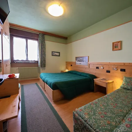 Albergo Venezia Passo Rolle Exterior foto
