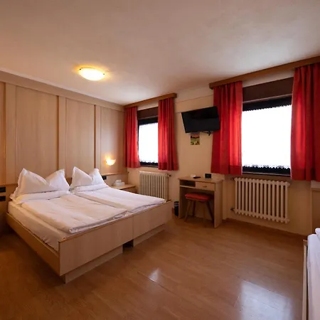 Albergo Venezia Passo Rolle Exterior foto